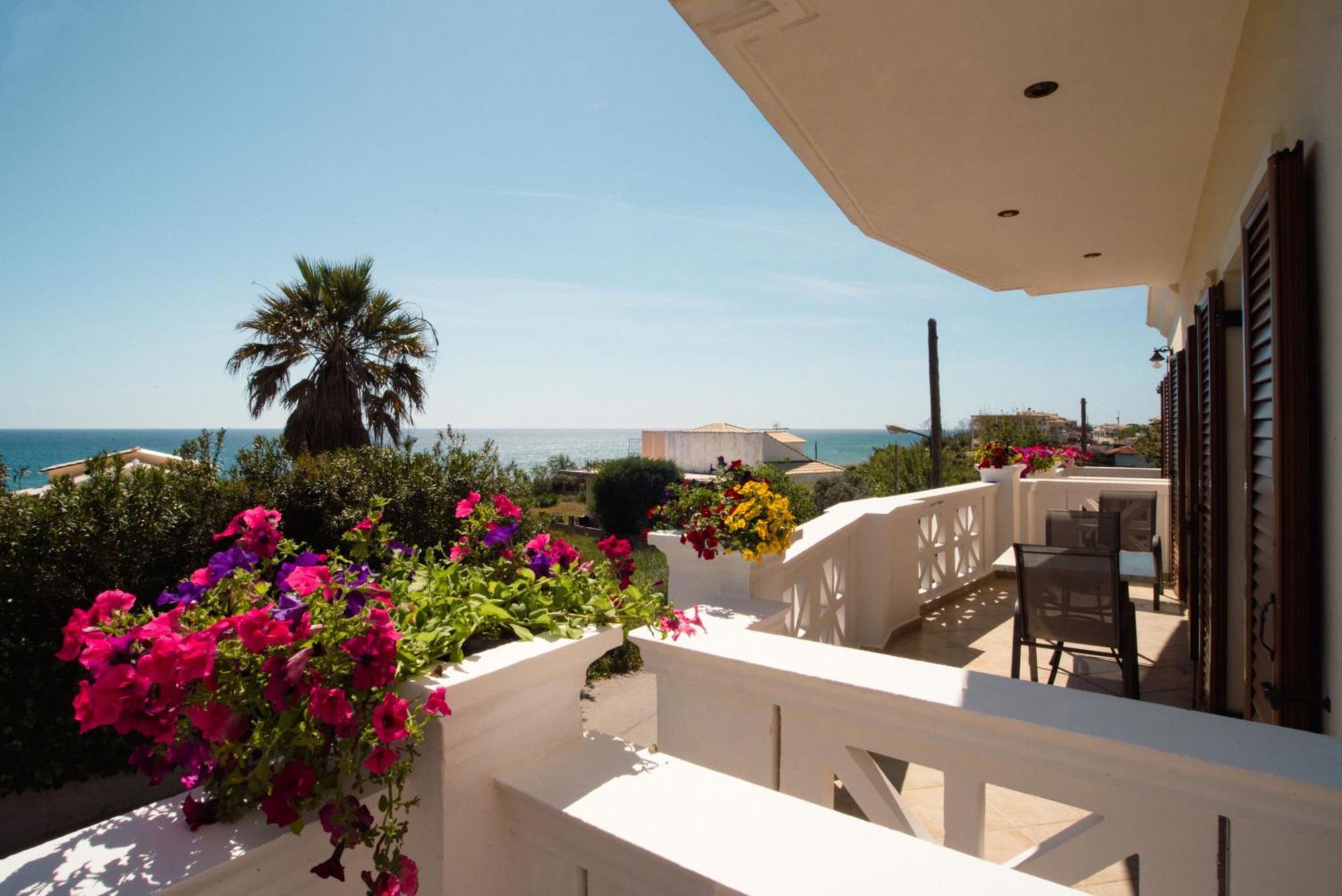 Angelique Apartments Agios Georgios  Exterior photo