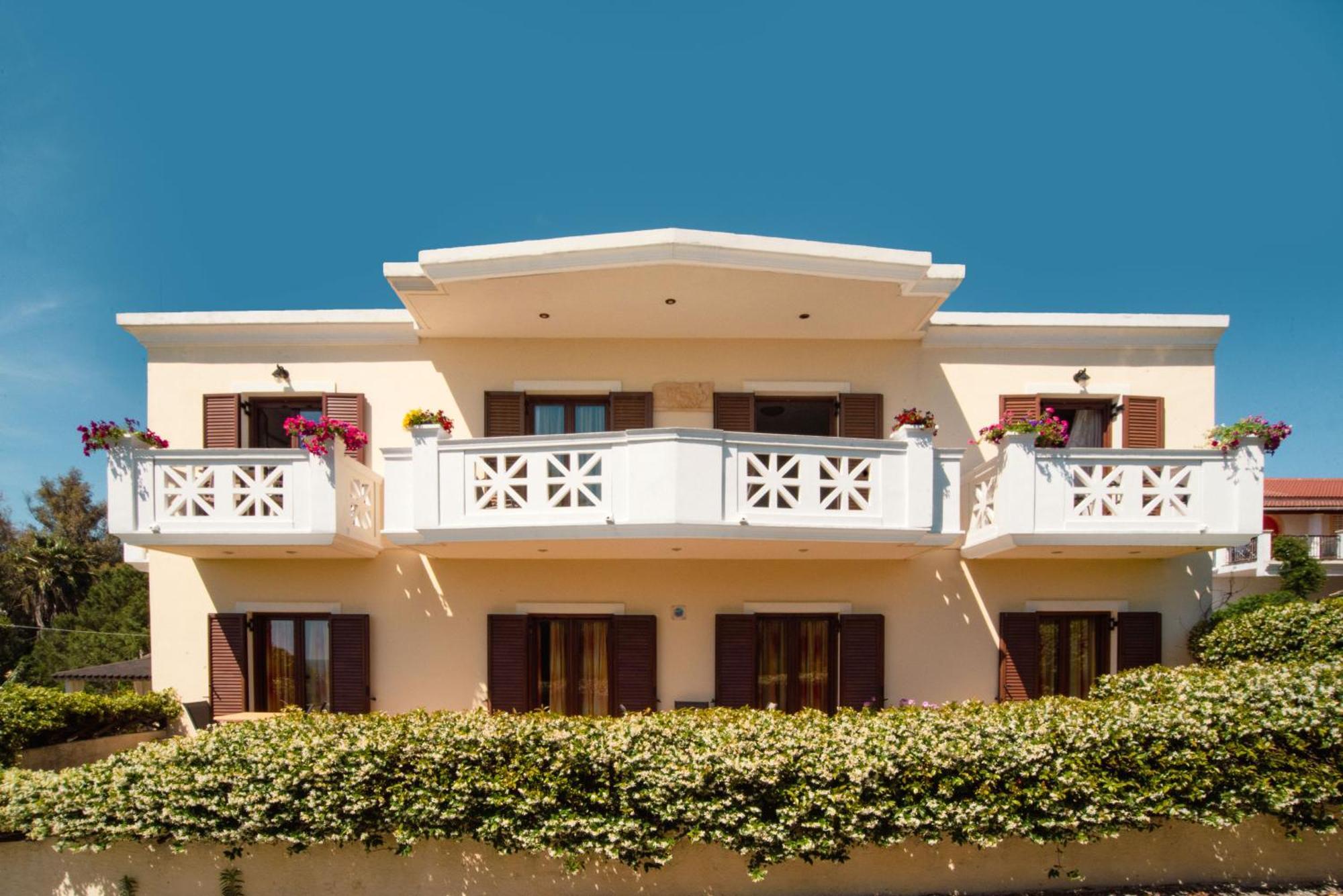 Angelique Apartments Agios Georgios  Exterior photo